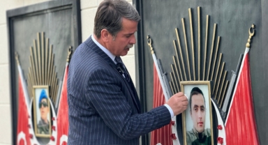 Türkoğlu ilçemizden, vatanın bölünmez bütünlüğünü korurken şehit olan 38 kahraman Mehmetçiğimizin isimlerinin yaşayacağı şehitlik anıtımız,