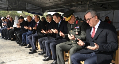 Başkan Güngör, KKTC Cumhurbaşkanı Tatar ile Kapıçam Mezarlığı’nı Ziyaret Etti