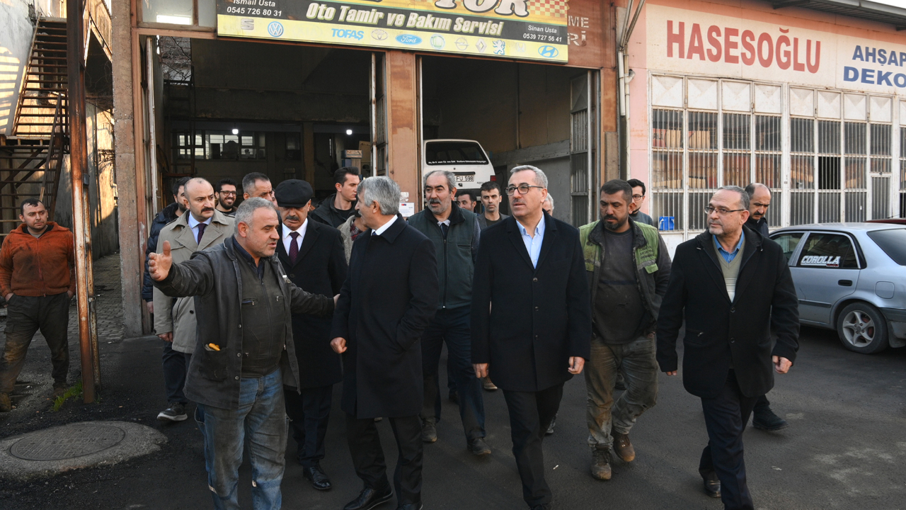 Başkan Güngör ve Vali Ünlüer, Küçük Sanayi Sitesi Esnafıyla Bir Araya Geldi