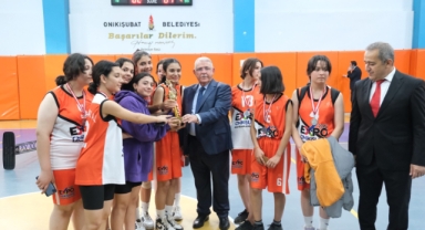 Başkan Mahçiçek'in 'eser ve hizmet siyaseti' anlayışı,
