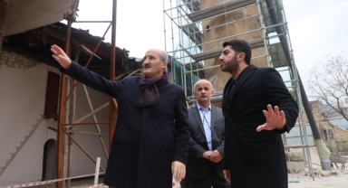 BAŞKAN OKAY, BAKAN YARDIMCISI YAZGI İLE TARİHİ YAPILARDA İNCELEMELERDE BULUNDU