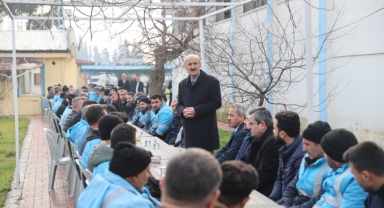 BAŞKAN OKAY, BELEDİYE ÇALIŞANLARIYLA BİR ARAYA GELDİ