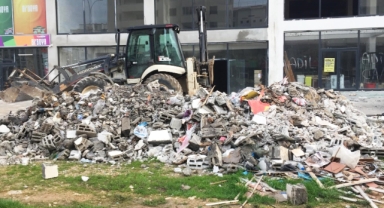 Caddeler Hafriyat Atıklarından Temizleniyor