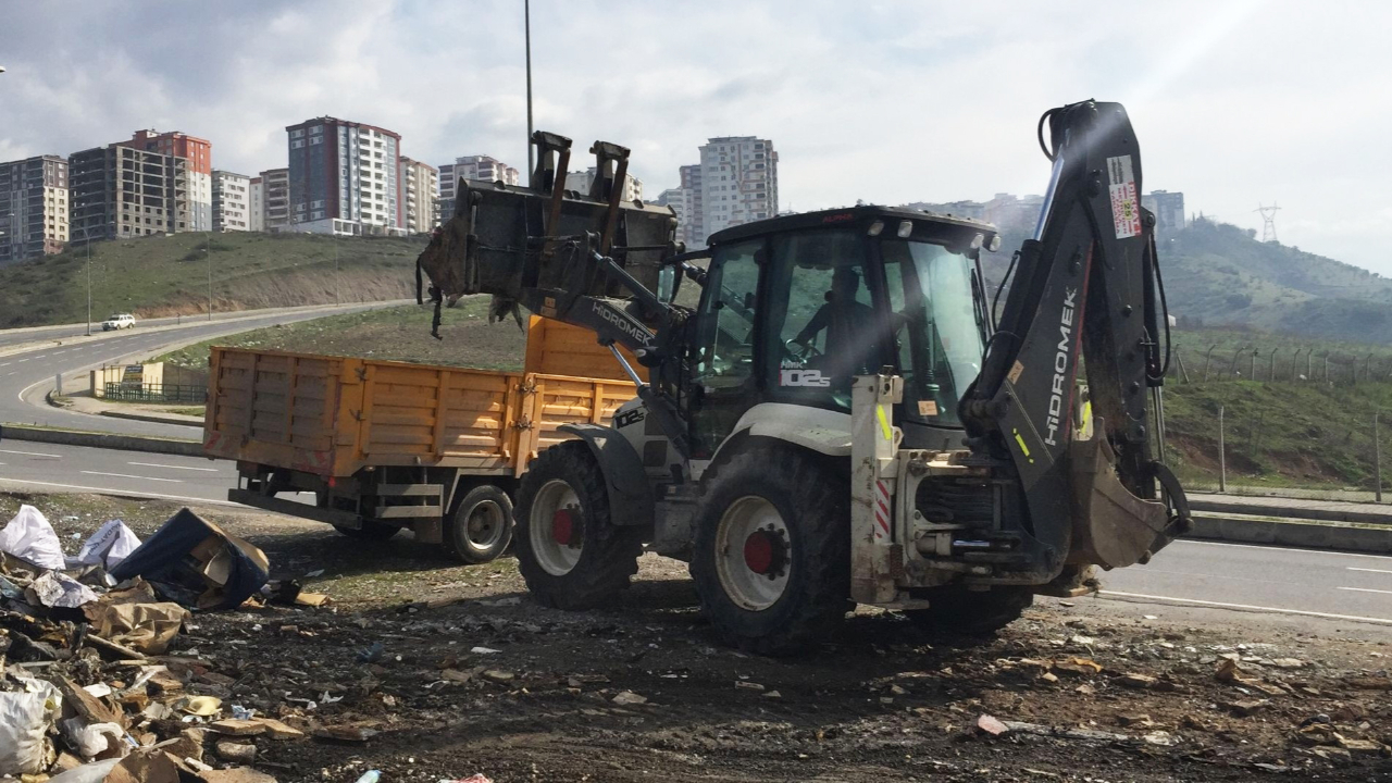 Caddeler Hafriyat Atıklarından Temizleniyor