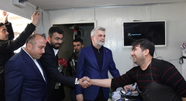 Cumhur İttifakı Ak Parti Kahramanmaraş Büyükşehir Belediye Başkan Adayı Avukat Fırat Görgel esnaf ziyaretine devam ediyor.