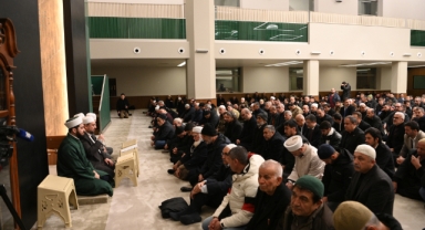 Depremde Hayatını Kaybedenler 1. Yıl Dönümünde Dualarla Anıldı