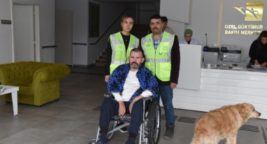 DULKADİROĞLU’NDAN İHTİYAÇ SAHİBİ VATANDAŞA TEKERLEKLİ SANDALYE