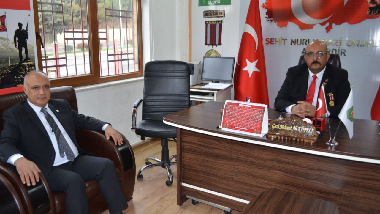İYİ PARTİ DULKADİROĞLU BELEDİYE BAŞKAN ADAYI CAN, ŞEHİT AİLELERİ VE GAZİLER DERNEĞİNİ ZİYARET ETTİ
