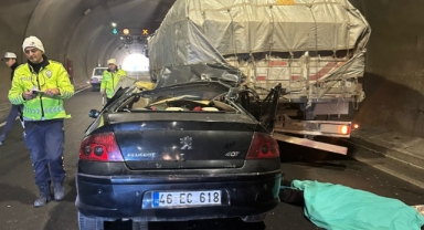 Kahramanmaraş’ta otomobil tıra arkadan çarptı: 1 ölü 1 ağır yaralı
