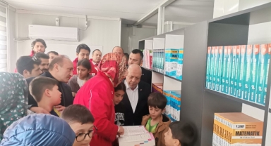 Kızılay ve HAK-İŞ depremzede çocuklar için kütüphane açtı