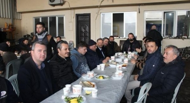 Sanayi esnafı, deprem şehitlerini andı