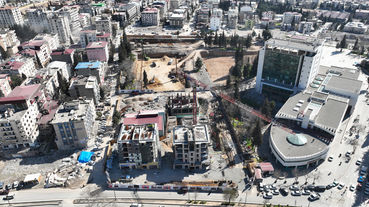 Şehir Merkezinde Kentsel Tasarım Projesi İnşası Hızla Devam Ediyor