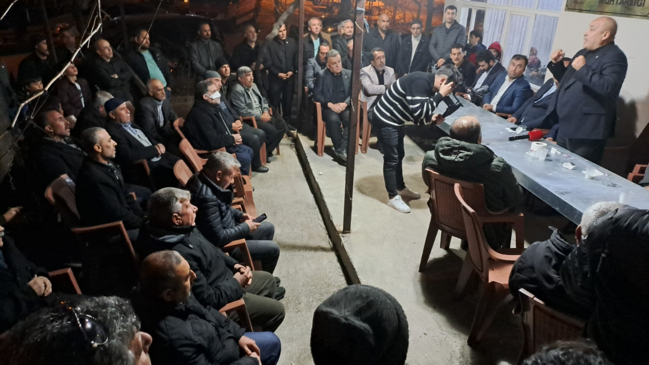 Yeniyapan ve Köseli’ye çıkarma yapan Dr. Ceyhan; “Makam kapısını kaldıracağız”