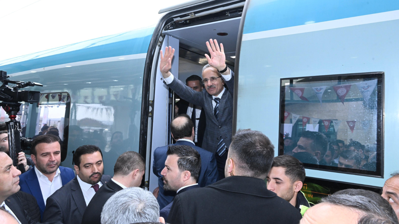 240 BİN YOLCU KAPASİTELİ SORGUN YHT GARI AÇILDI