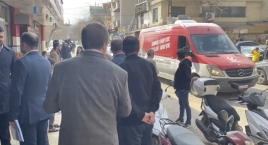 Ak Parti'nin Esnaf Gezilerine YRP'nin Seçim Aracından Tahrik!