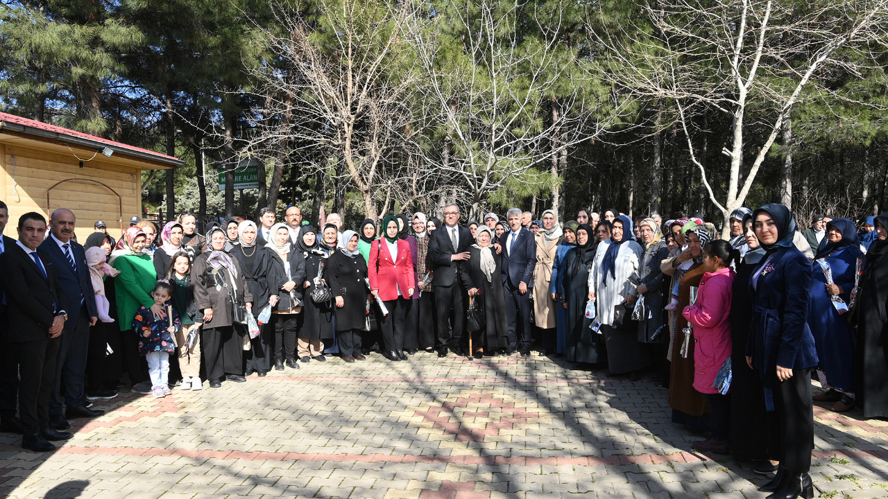 Başkan Güngör, Kadınlar Günü’nde Şehit ve Gazi Anneleri ile Eşlerini Ziyaret Etti
