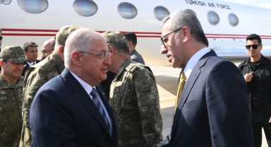 Başkan Güngör, Milli Savunma Bakanı Güler ile Valiliği Ziyaret Etti