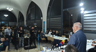 Başkan Mahçiçek 10 yıllık hizmetleri anlattı, basın mensuplarıyla vedalaştı