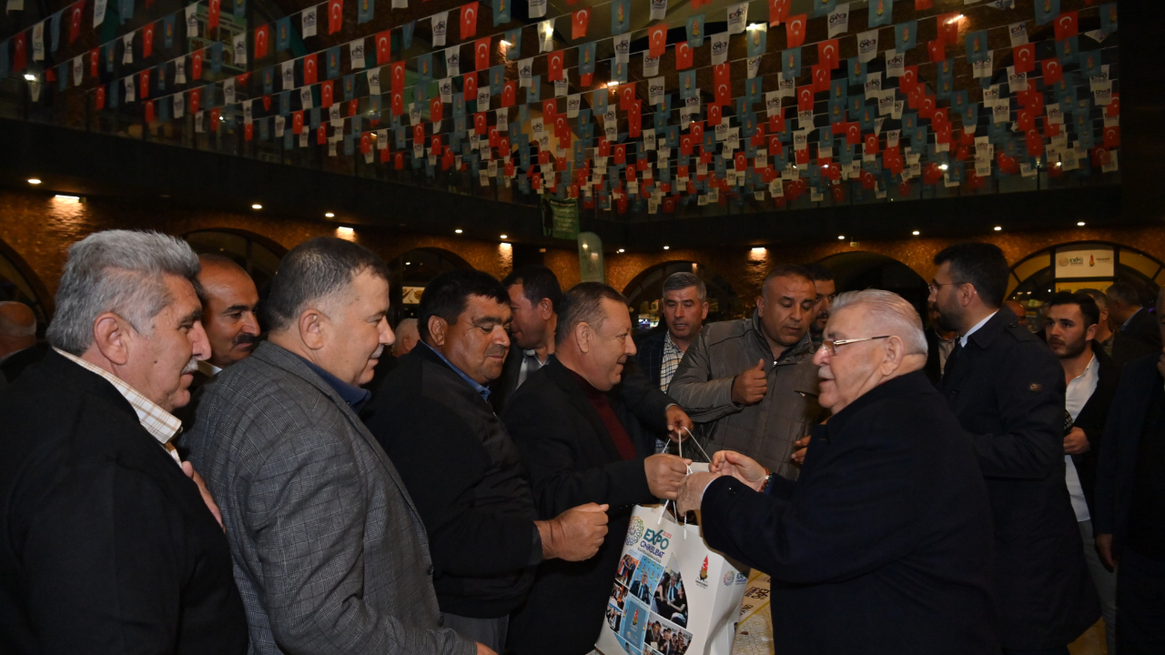 Başkan Mahçiçek, mahalle muhtarlarıyla iftarda buluştu, veda etti
