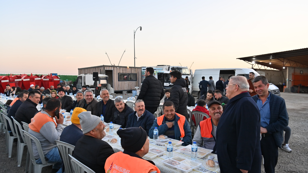 Başkan Mahçiçek, personel ve aileleriyle iftar sofrasını paylaştı