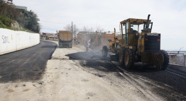 Büyükşehir, Türkoğlu’nda Orçan Caddesi’ni Sıcak Asfaltla Buluşturuyor