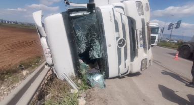 Kahramanmaraş’ta beton mikseri devrildi
