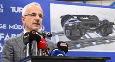 MİLLETİMİZİN HİZMETKARIYIZ