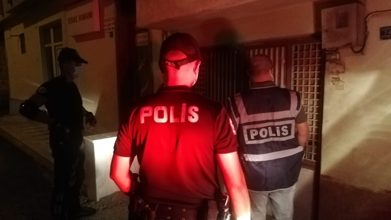 Kahramanmaraş’ta 111 Kişi Yakalandı, Uyuşturucu ve Silahlar Ele Geçirildi