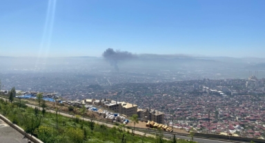 KAHRAMANMARAŞ'TA ÇÖP YANGINI PANİĞE NEDEN OLDU