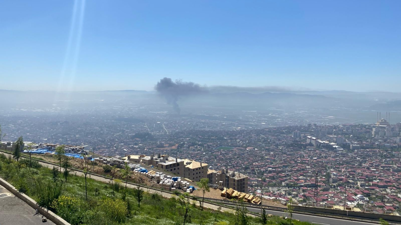 KAHRAMANMARAŞ'TA ÇÖP YANGINI PANİĞE NEDEN OLDU