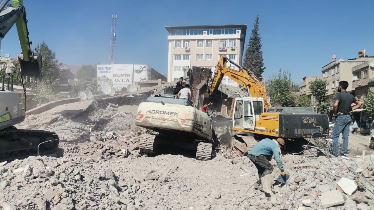 Kahramanmaraş'ta Enkazlardan Çıkan Çelik Kasaların İçeriği Açıklandı
