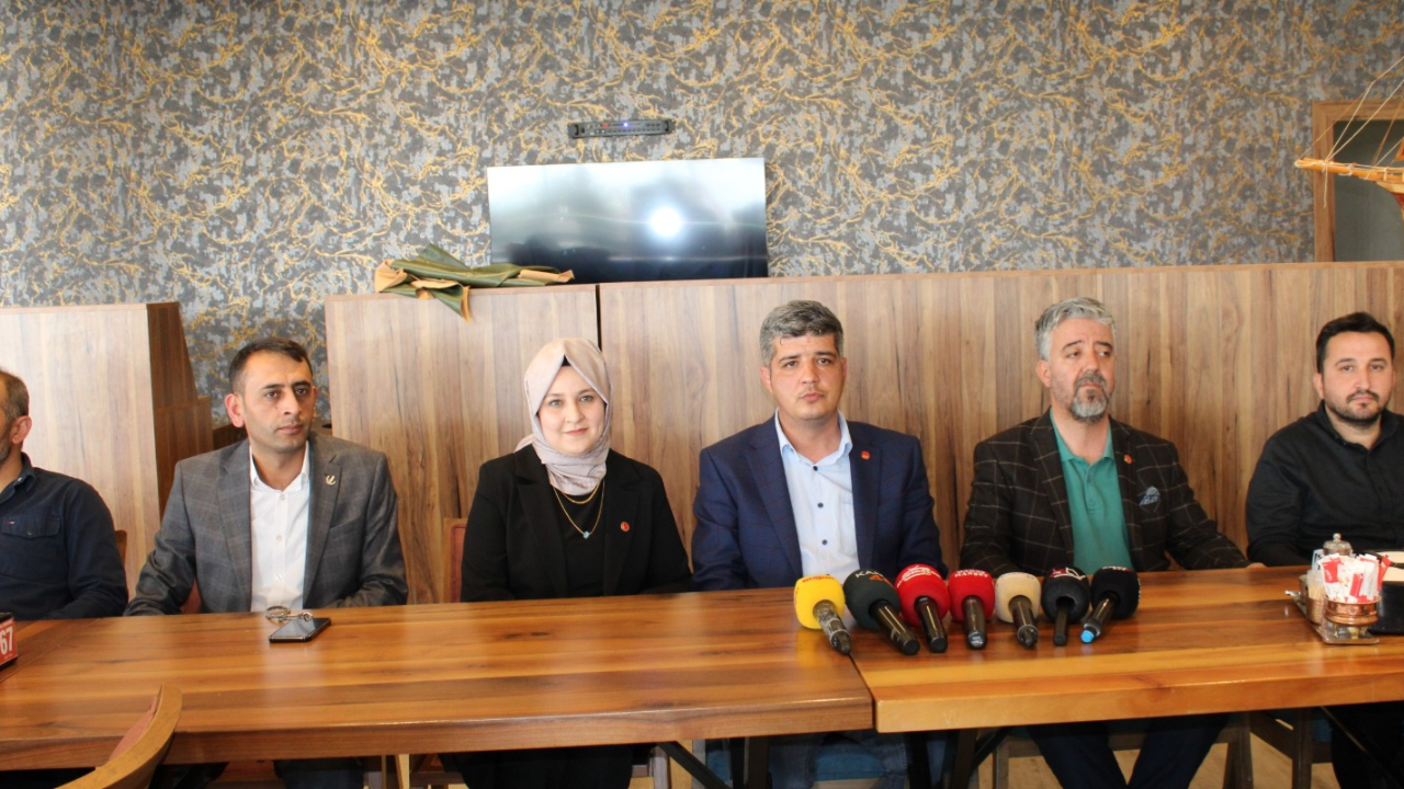 “Kazandığımız belediyelerinde kazanmadığımız belediyelerinde ensesinde olacağız”
