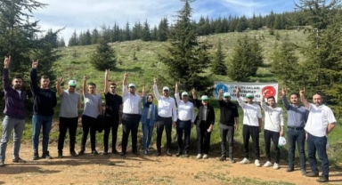 Ülkü Ocakları Türkeş'i unutmadı.