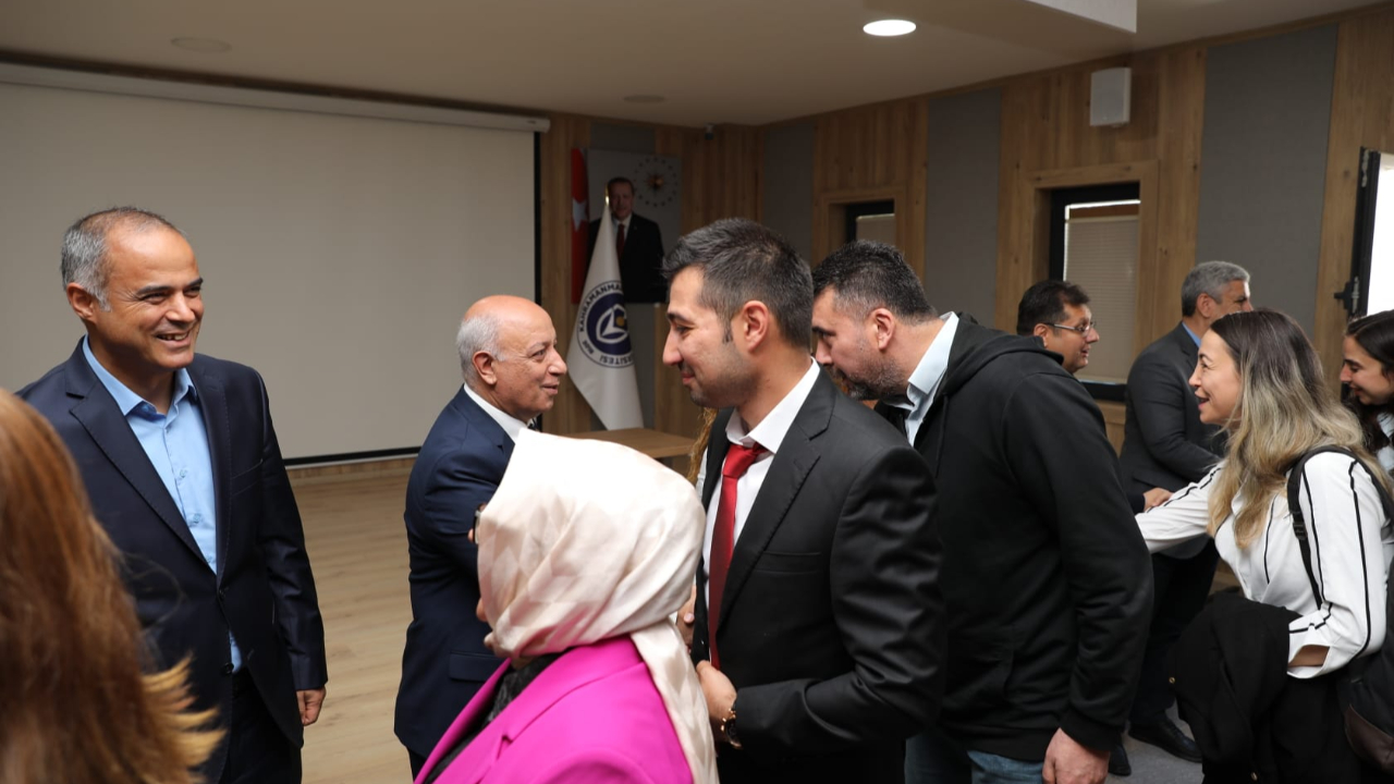 ÜNİVERSİTEMİZDE BAYRAMLAŞMA TÖRENİ