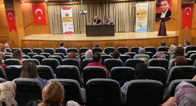 Yazar Şakar, Türk Edebiyatı’nda Öykücülüğü Anlattı