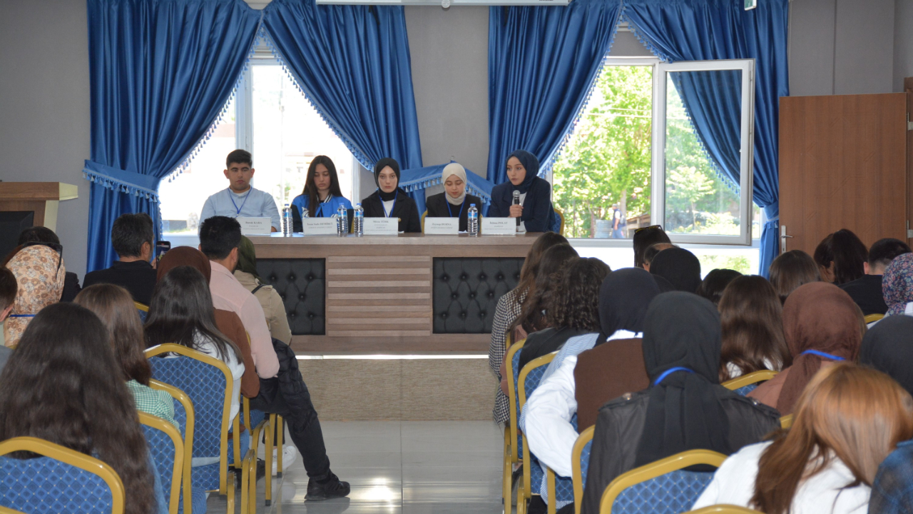 8 İlçeden 150 Öğrenci Şehir Okumaları’nda Bir Araya Geldi