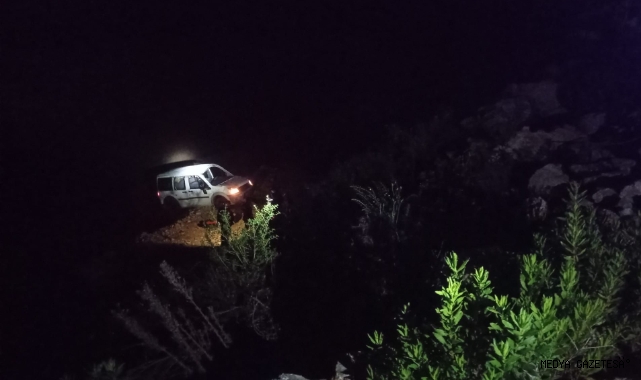 Andırın’da hafif ticari araç uçuruma yuvarlandı: 1 ölü 1 yaralı