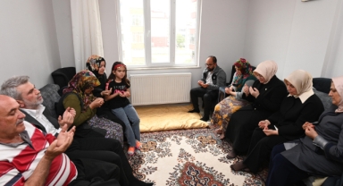 Başkan Görgel, Depremde Ailesini Kaybeden Çocuklarla Bir Araya Geldi