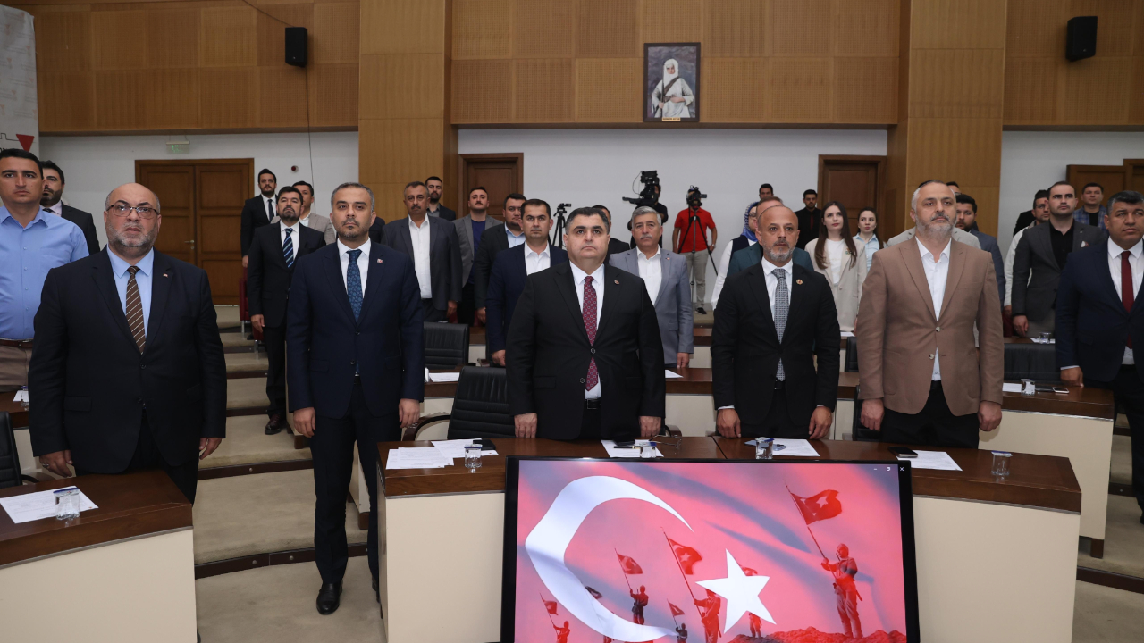 DULKADİROĞLU BELEDİYE MECLİS ÜYELERİNDEN ÖRNEK DAVRANIŞ