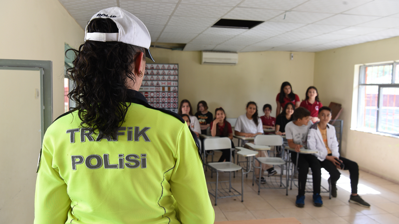 DULKADİROĞLU TRAFİK EĞİTİM PARKI MİNİK ÖĞRENCİLERİ MİSAFİR ETTİ