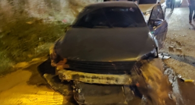 Kahramanmaraş-Kayseri Yolu'nda 4 araç ve 1 motosikletin karıştığı zincirleme trafik kazasında 3 kişi yaralandı