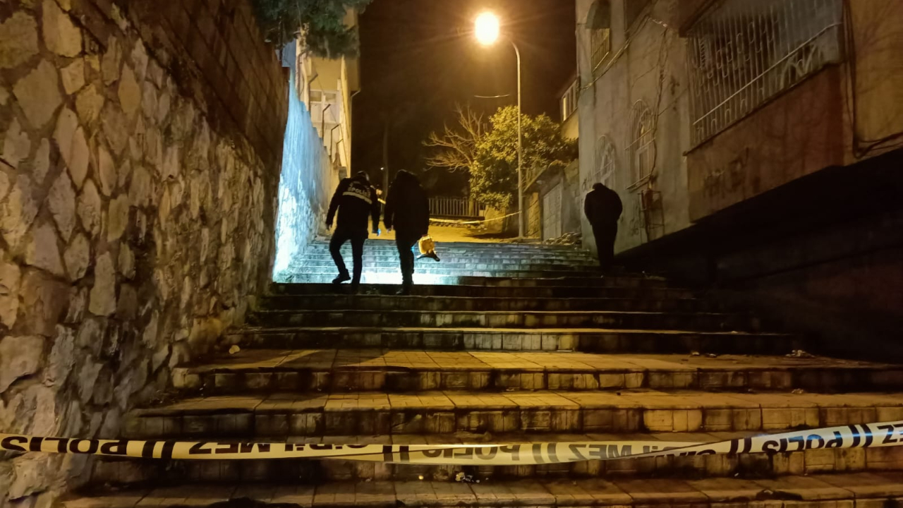KAHRAMANMARAŞ'TA GECE BEKÇİSİ BIÇAKLA YARALANDI