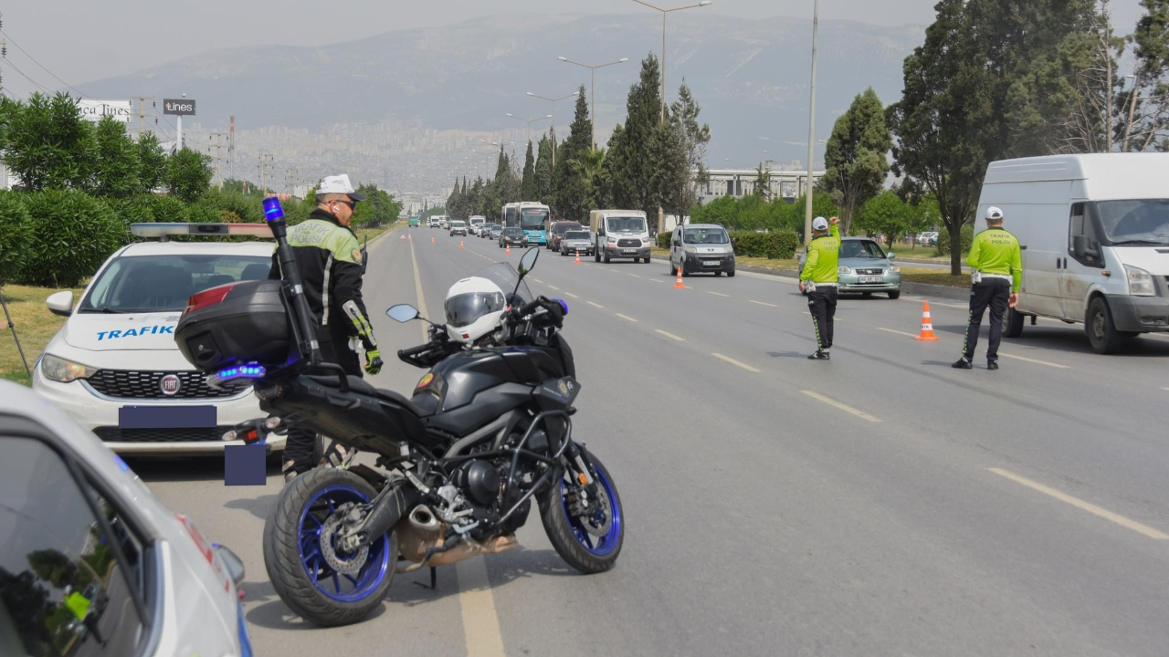 Kahramanmaraş’ta motosikletiyle ağaca çarpan sürücü öldü