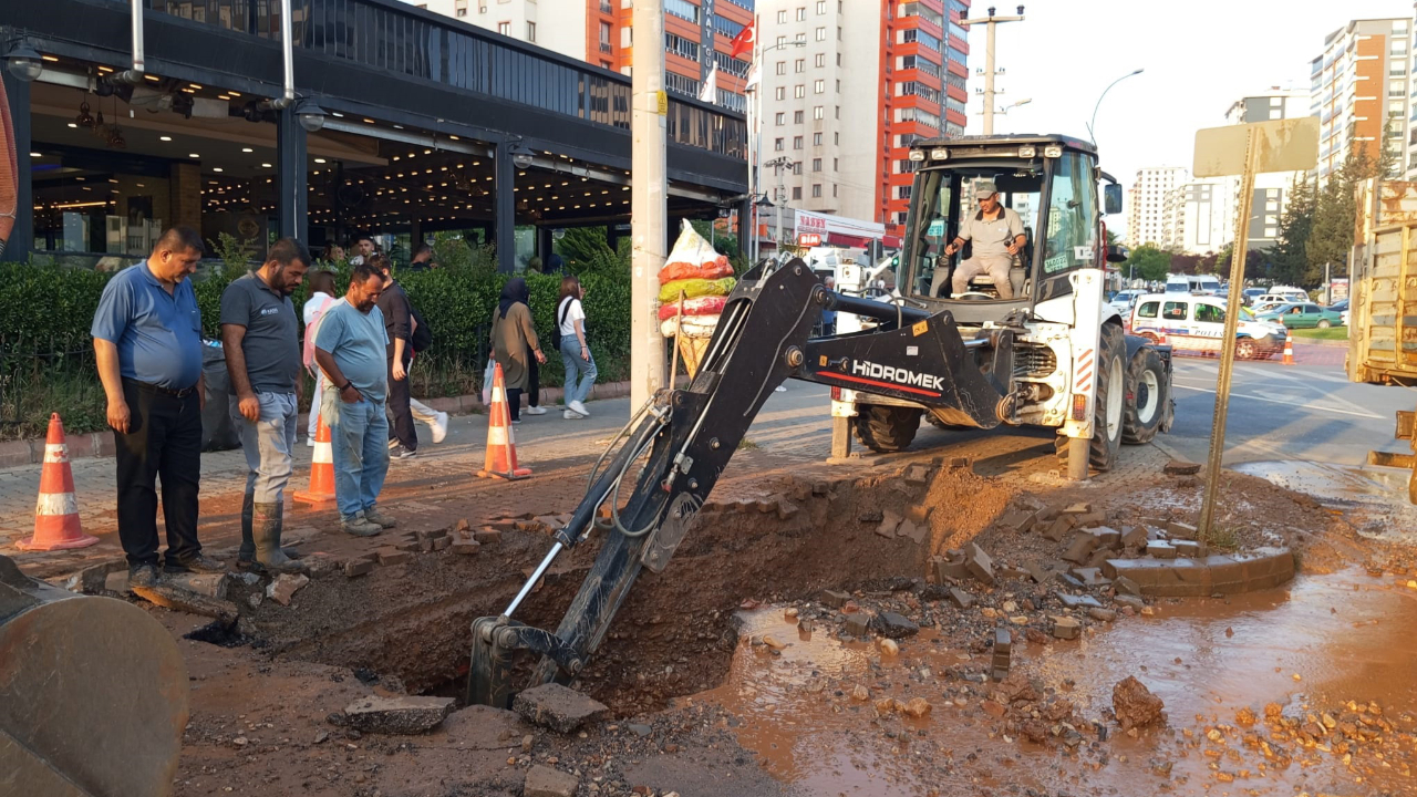 Karasu Bulvarı’ndaki İçmesuyu Arızasına KASKİ’den Müdahale