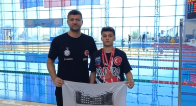SANKO OKULLARI ÖĞRENCİSİ YÜZMEDE TÜRKİYE ÜÇÜNCÜSÜ OLDU