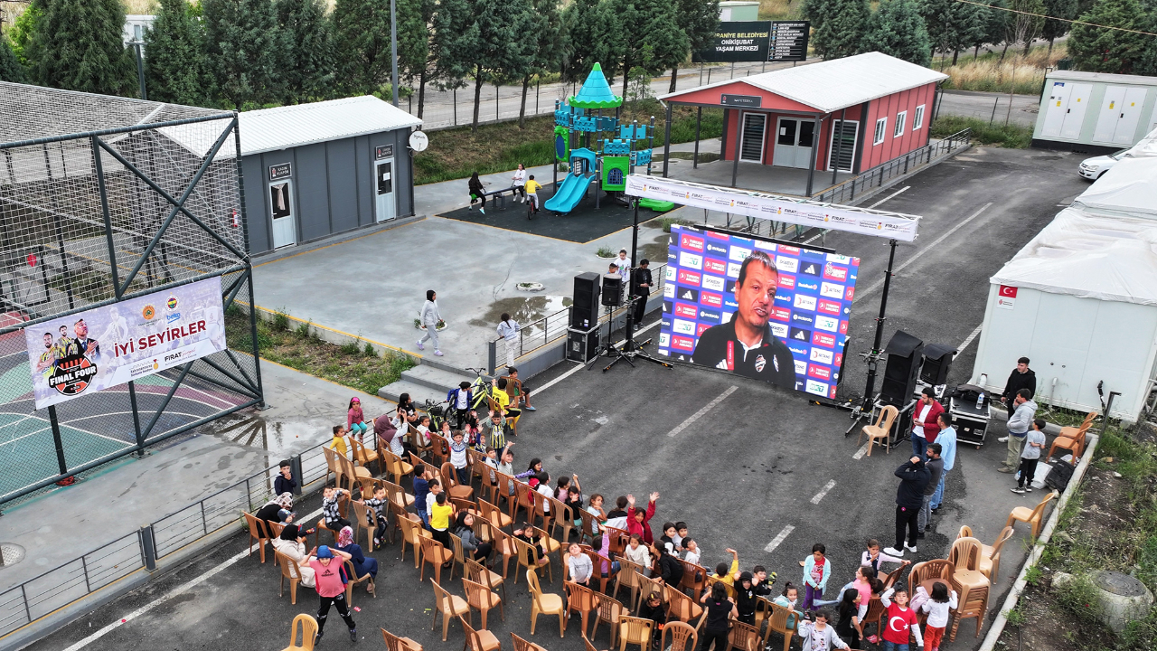 Sporseverler Final Four Heyecanını Dev Ekranlardan Takip Etti