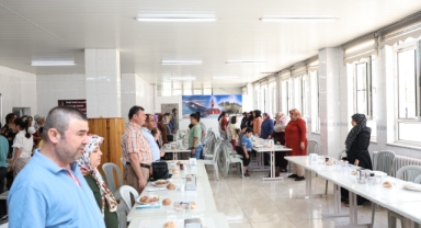 Başkan Toptaş, özel çocukların karne heyecanına ortak oldu