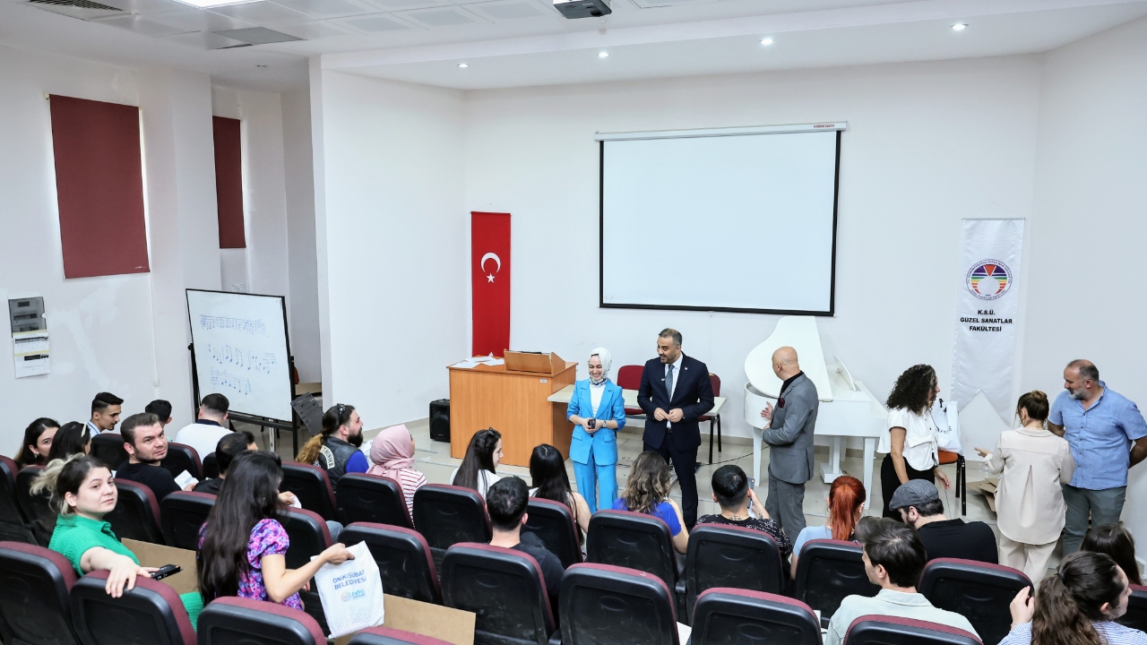 Başkan Toptaş, üniversite öğrencilerinin final heyecanına ortak oldu