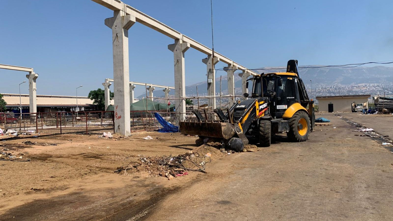 Büyükşehir, Şehri Hayvansal Atıklardan Arındırıyor
