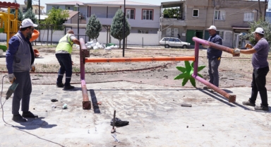 DULKADİROĞLU'NDA PARKLAR YENİLENİYOR